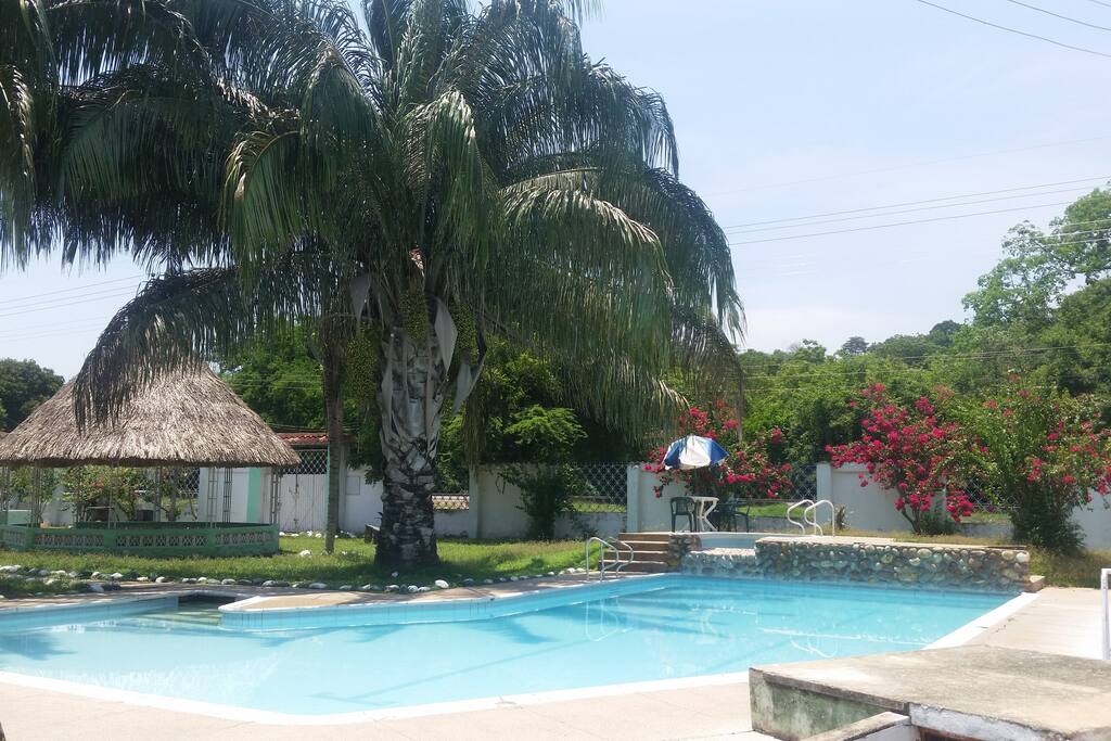 piscinas villa sara en tocaima