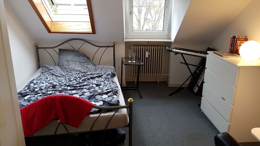 Möbliertes Zimmer in perfekter Lage in Bornheim
