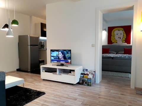 Popular Airbnb listing: Villa Central2, main station, quiet, homelike in Elisabeth Vorstadt