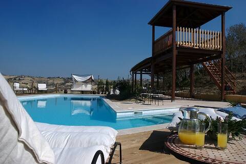 Viola apartment with pool access