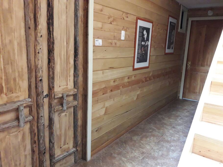 Hall de entrada al palafito.