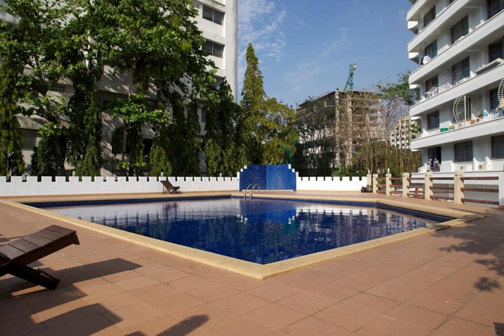 Quiet, sunny pool