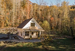 THE+WHITE+CABIN%3A+In+Nat%E2%80%99l+Forest%2C+Close+To+City