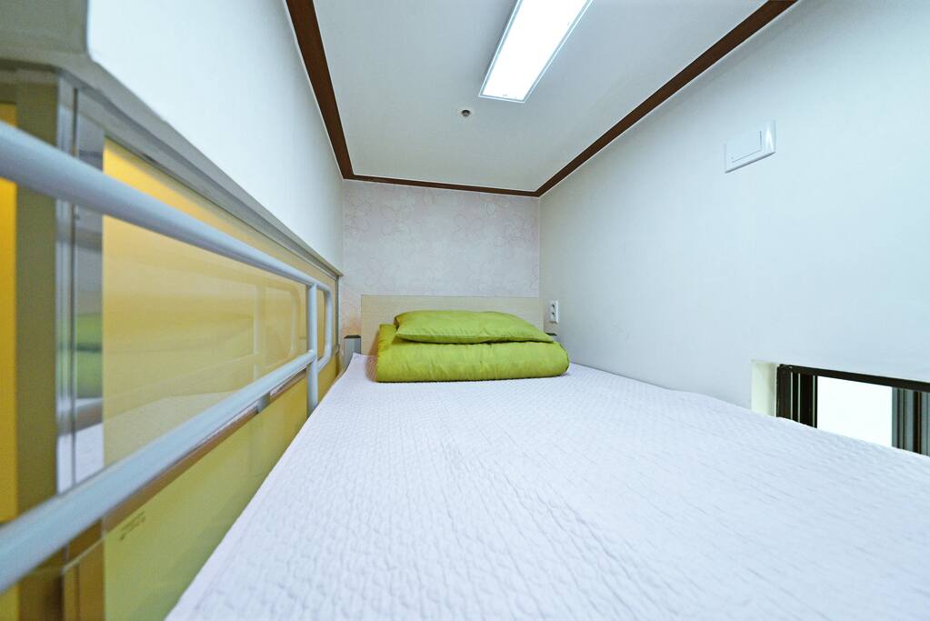 Single A+1 room - 2F