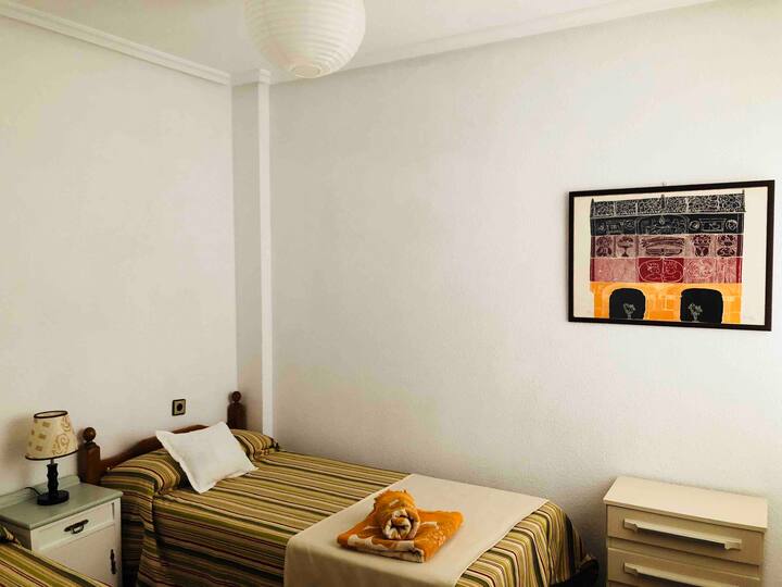 „Фернандо“ двојна спална соба со два кревета од 90 см