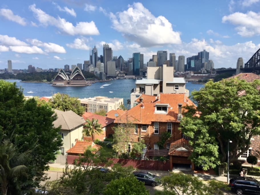 Kirribilli suburb with Opera House