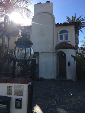 Fantastic beach home with casita. Steps to ocean!!