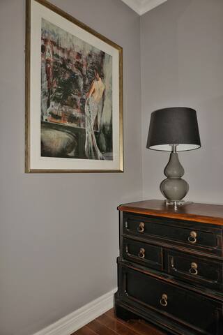 Spacious house, 10 minutes away from airport gallery image 5