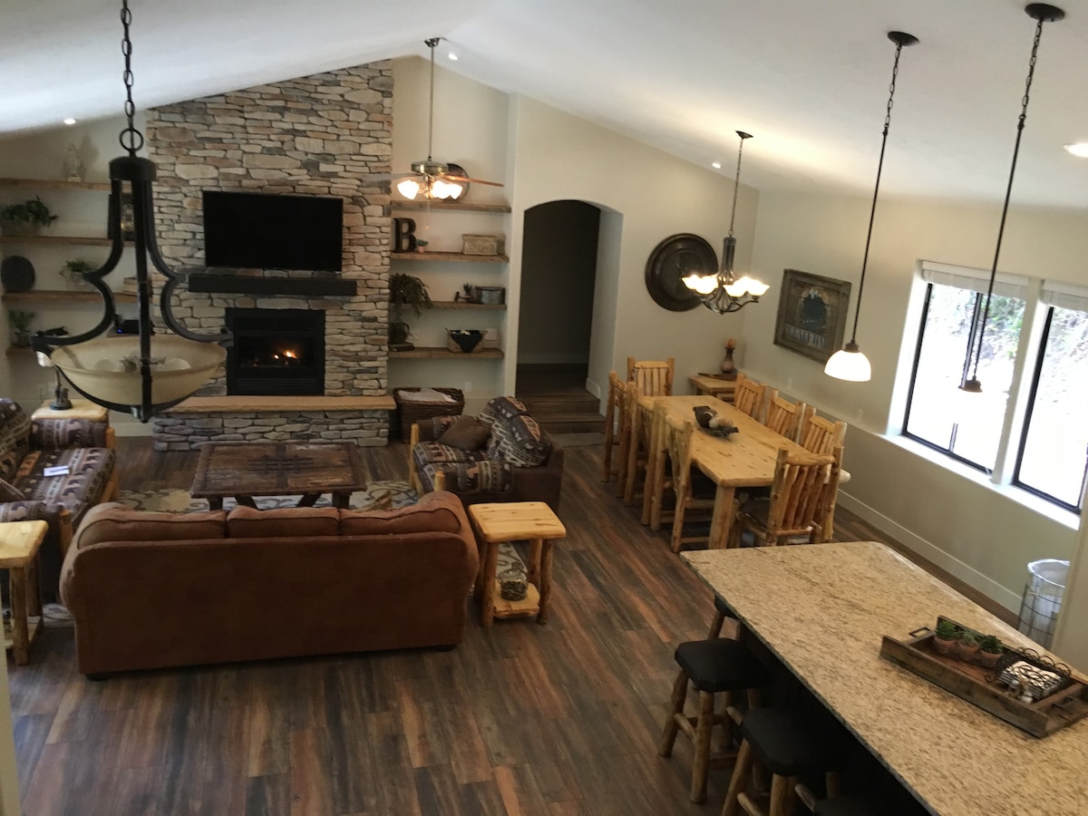Midway Mountain Cabin
