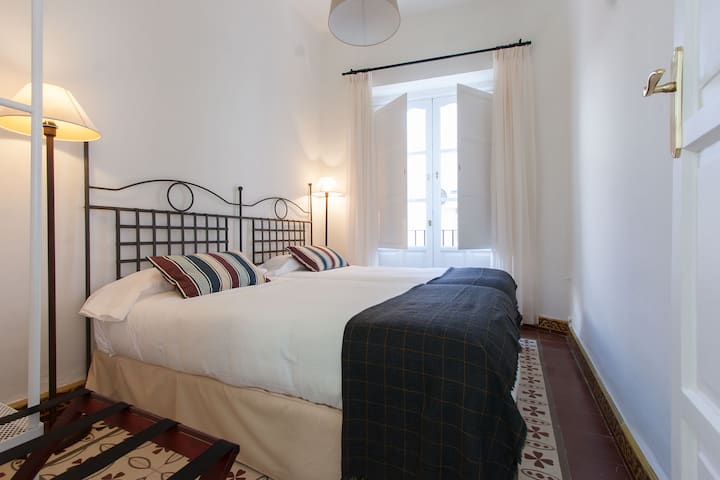 საძინებელი 4