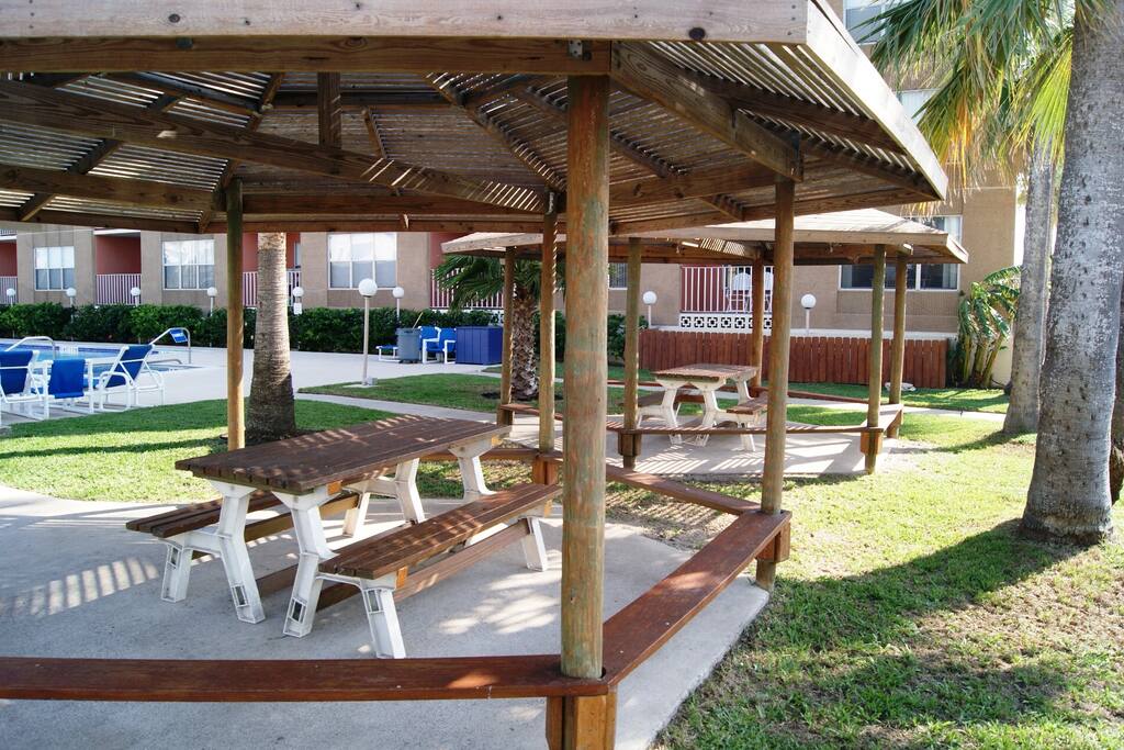 Picnic palapas