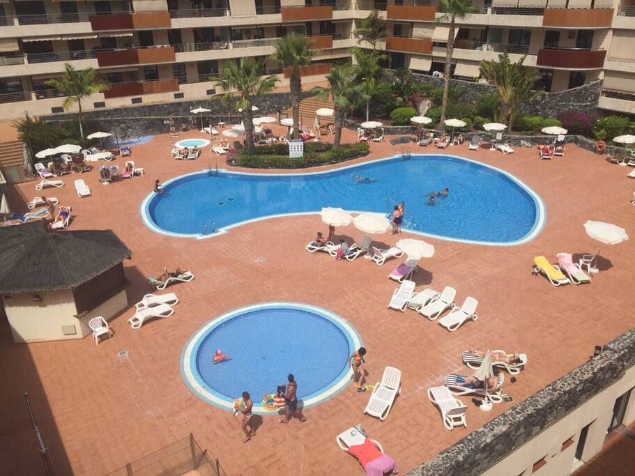 Piscina y Jacuzzi.