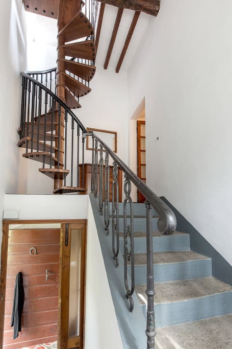 scala di accesso e scala a chiocciola