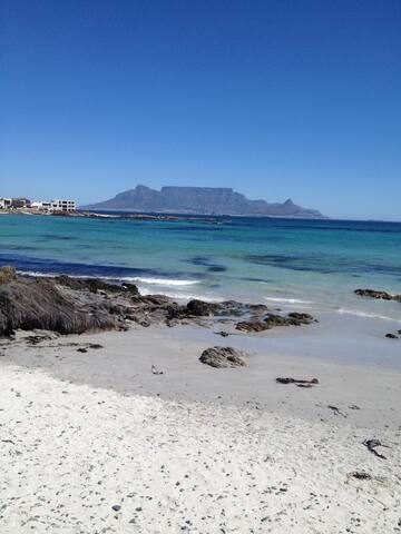 2 Bedroom ground floor apartment, close to beach. gallery image 2