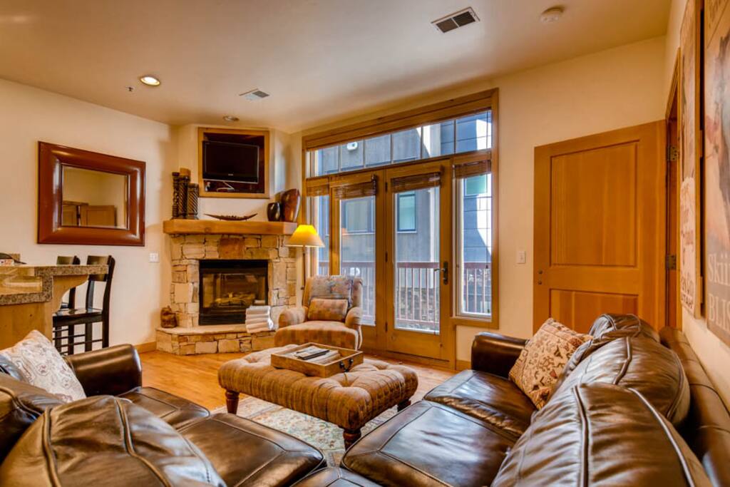 Lift Lodge #103 Living Area