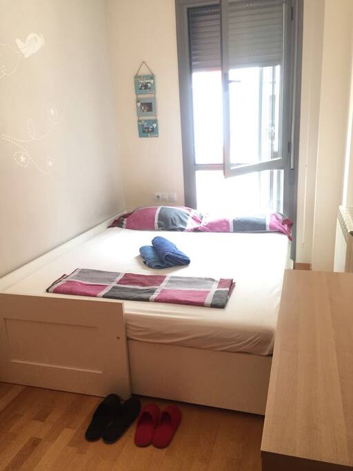 Bedrom with bed set as double