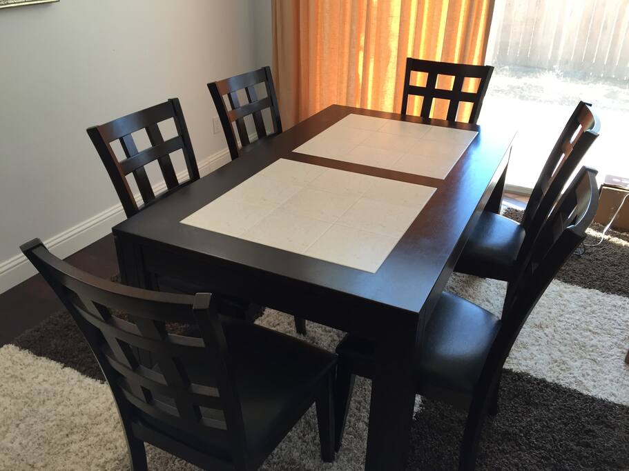 Dining room that looks into the backyard view