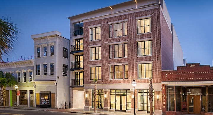 King 583 1 Bedroom Deluxe Open Dates 60 Days - Charleston, SC