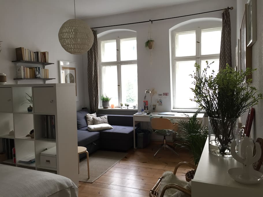 Blick aus dem Flur in den Wohnraum