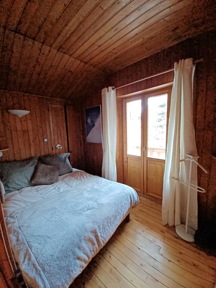 Malá izba pre jednu osobu 
Spálňa 4 