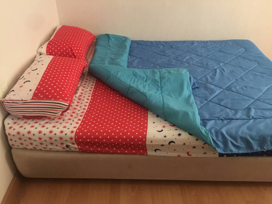 Small bedroom can serve 2guest