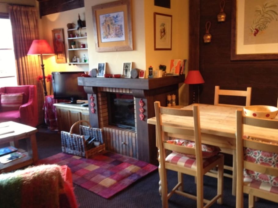 Living room with cosy fireplace