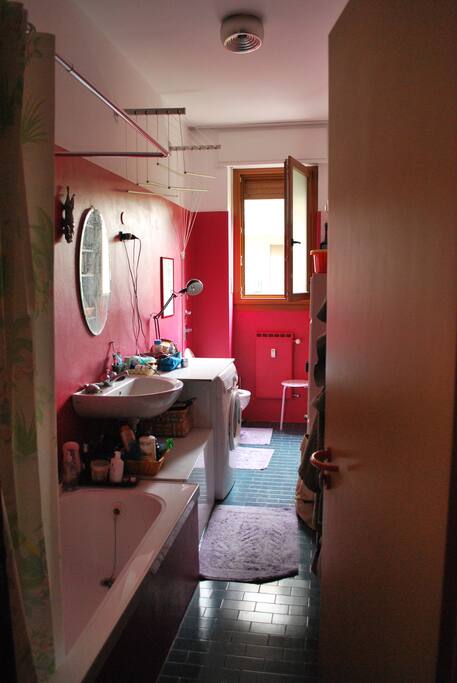 PRIVATE BATHROOM