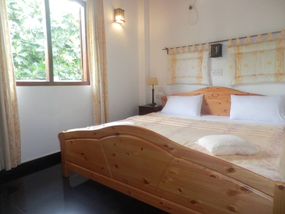Bedroom with king size bed