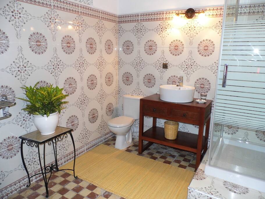 Salle de douche ouverte