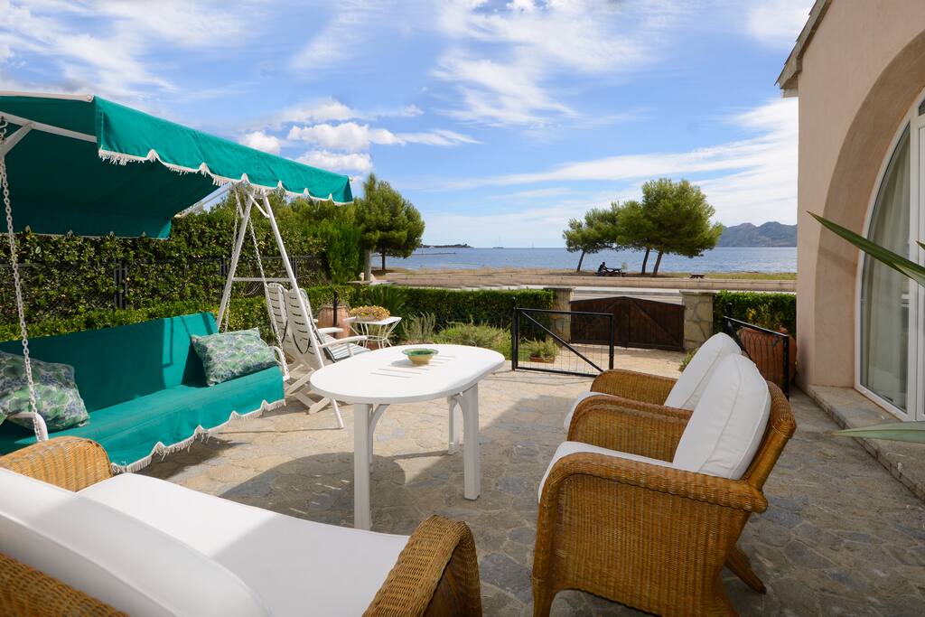 Terraza delantera