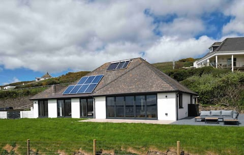 3 bedroom bungalow with amazing sea views