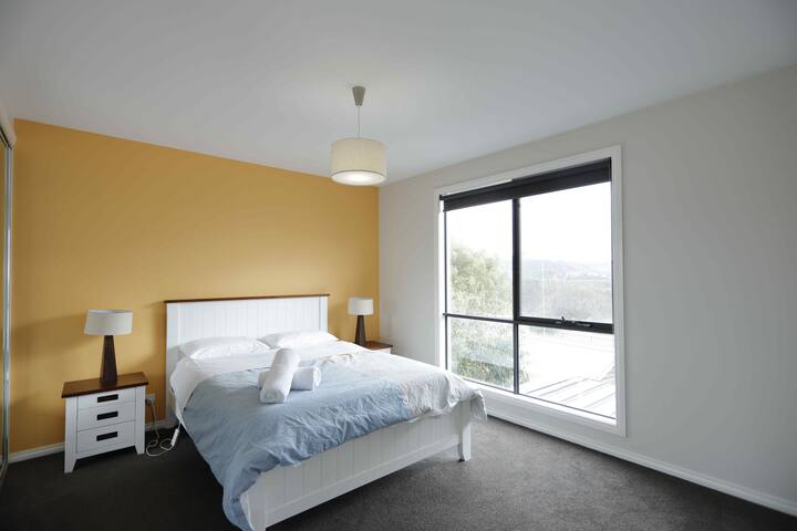 Seal Apartments – Two Bedrooms gallery image 2