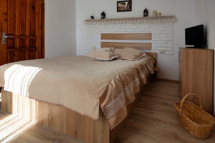 ห้องนอนสไตล์คันทรี่วิวสวน