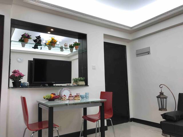Spacious 3 BR 12ppl Beside MTR :) gallery image 2