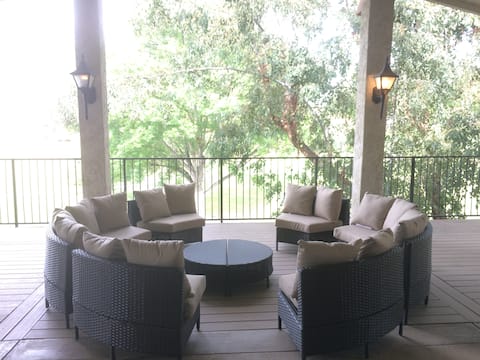 Boutique Hotel Style 8br/8ba with View