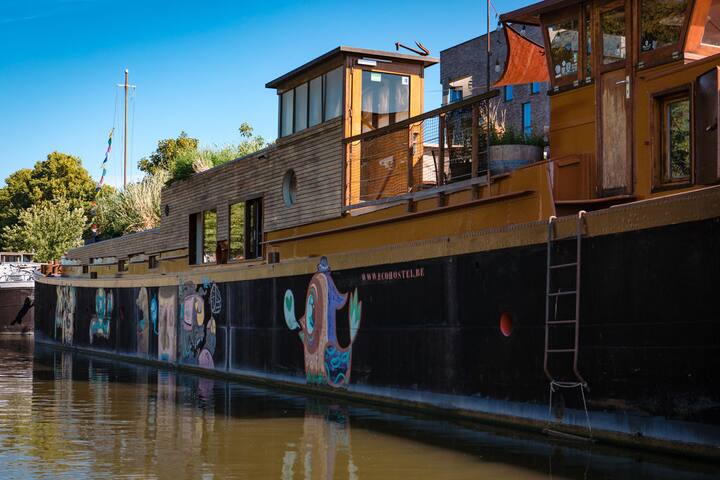 Sleeping on a boat – Ecohostel gallery image 3