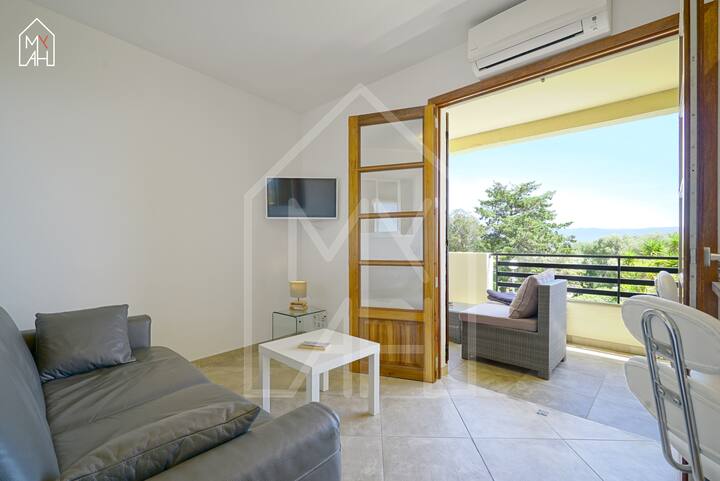 Myah  : Faites Comme Chez Vous à Iris - Ajaccio