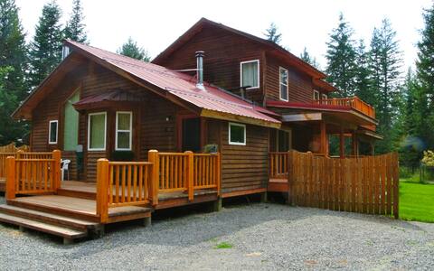 Cow Creek Cottage & Suite