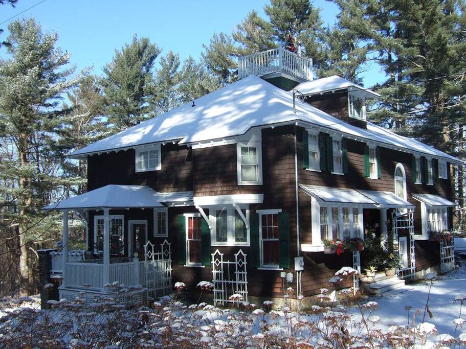 Dawn Cottage was hand-crafted by builders who created some of the finest inns and homes in the 1900's
