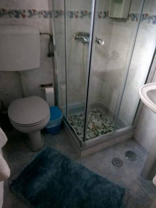 Casa de banho privativa respondentes ao quarto privado