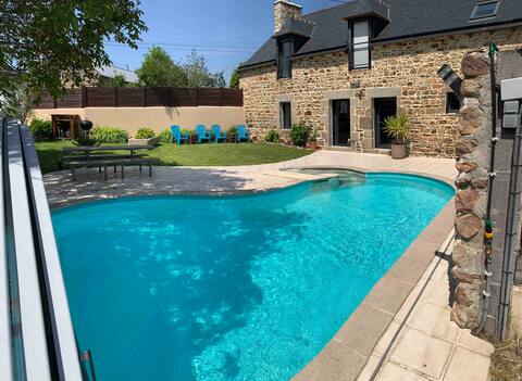 Breton family farmhouse with heated pool