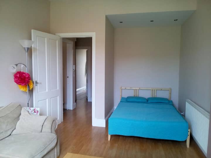 Big, bright and cosy double room in  city centre