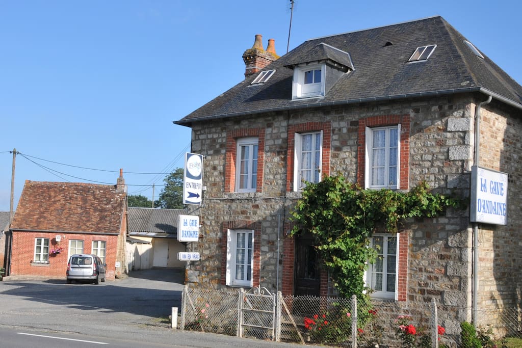 Route départementale peu fréquentée.