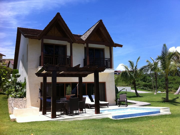 Ocean View Villa/Luxury Puerto Bahia Resort/Samaná Houses for Rent in