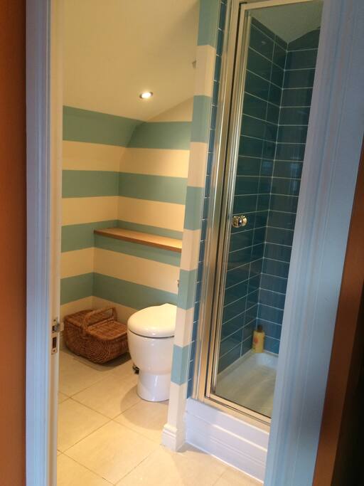 Ensuite Room To Rent In Cheltenham Ensuite Room To Rent In Cheltenham
