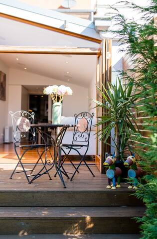 Luxury Colonial Terrace House in the Rocks gallery image 4