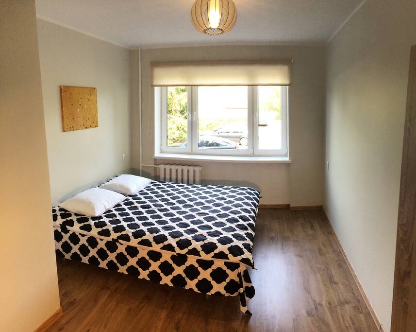 Main bedroom with queen size bed