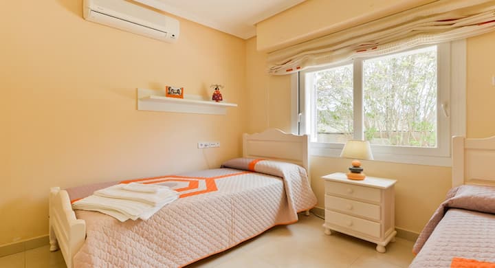 חדר יחיד עם 2 מיטות