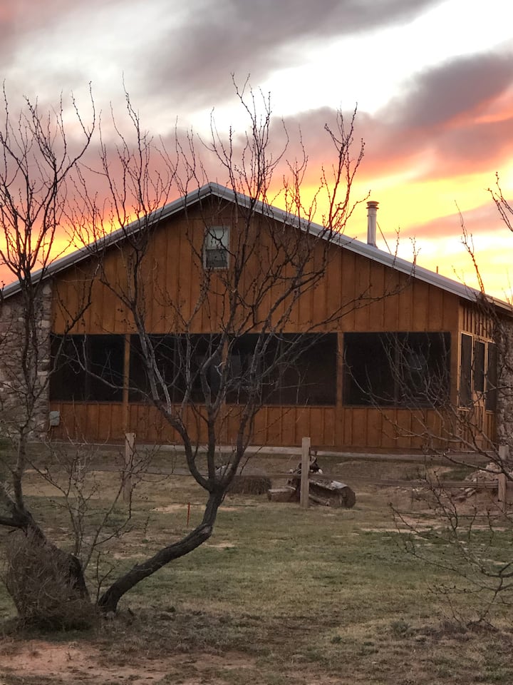 The Hideout at Palo Duro Canyon - Buffalo Lodge - Cabins ...