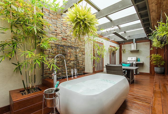 Tranquility Sanitised Safe Luxury Romantic Retreat